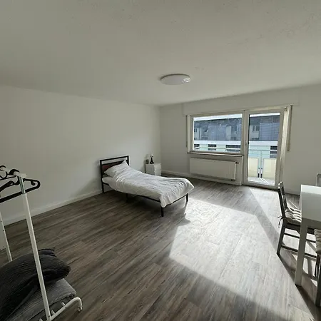 3 Fuer 4 Personen * Stuttgart